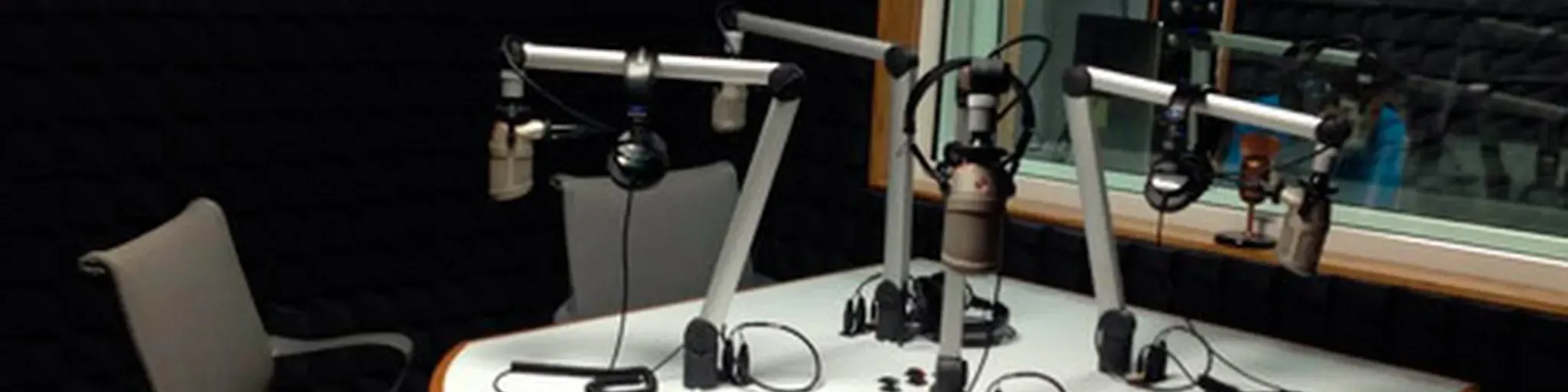 Dios Es Amor 105.9 FM