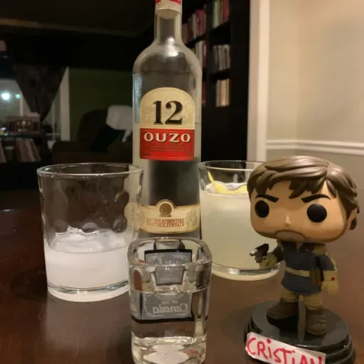 S10E194 ESP Ouzo, el licor más popular de Grecia.