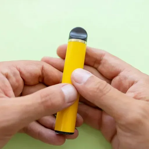 Pētījums: vairāk nekā 40% e-cigarešu Latvijas tirgū nonākušas nelegāli