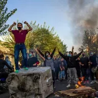 سروده قیام کن