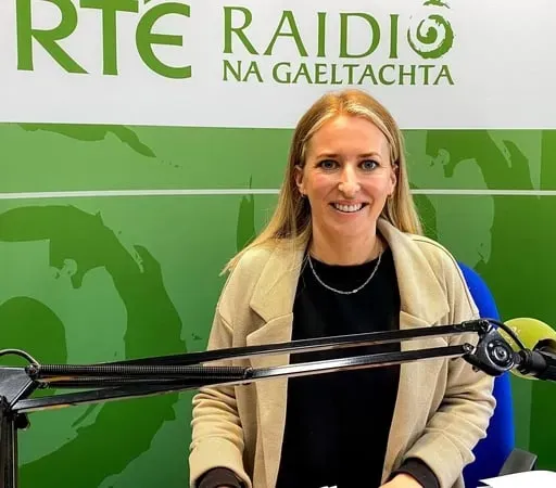 Caoimhe Ní Chonchoille ó Sheomra na Nuachta.