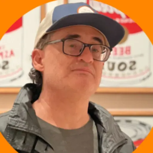 CINEASTA PERUANO FERMÍN TANGÜIS PRESENTA 'EL ALGODÓN Y LA SANGRE'