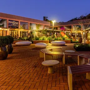 Lisa Ruth Open Mall