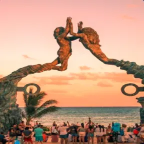 Playa del Carmen 104.3 FM