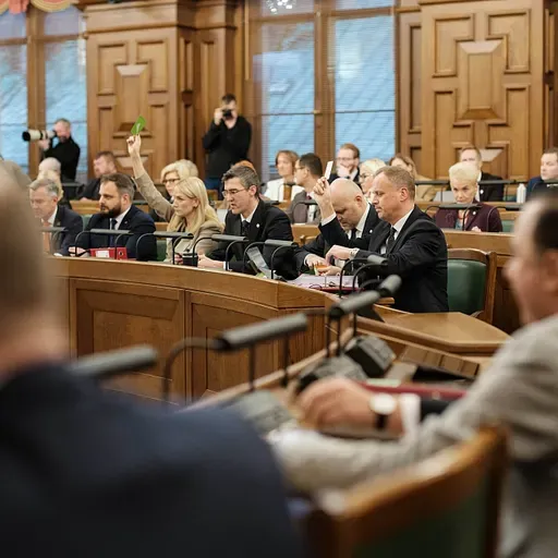 Saeima ārkārtas sēdē skata nākamā gada valsts budžetu un ar to saistītos likumprojektus
