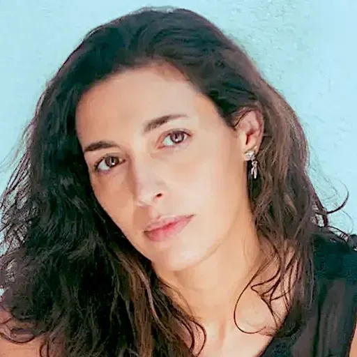CON FERNANDA TRÍAS UNA ESCRITORA QUE SABE INQUIETAR
