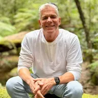 An Entrepreneur's Journey from Tech to TV - chatting with Henry Woodman