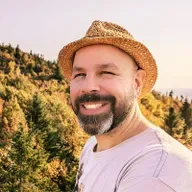 🎙️New Episode: How to Master Business English Presentations with Curtis Davies & Mod Hob Matt | Real English Conversations Podcast for Global Professionals