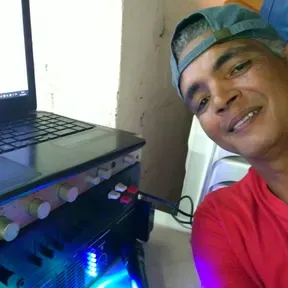 VALBROS.FM