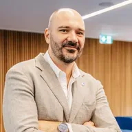 Misha Byrne: “Como humanos, corremos o risco de perder a empatia”