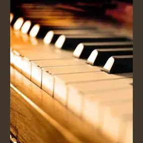 Chroma Piano Ακούστε Ζωντανά