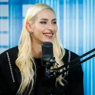 Raiven o Sloveniji na Evroviziji: Pomembno je v pravem trenutku izraziti mnenje - z Evo Mavrič