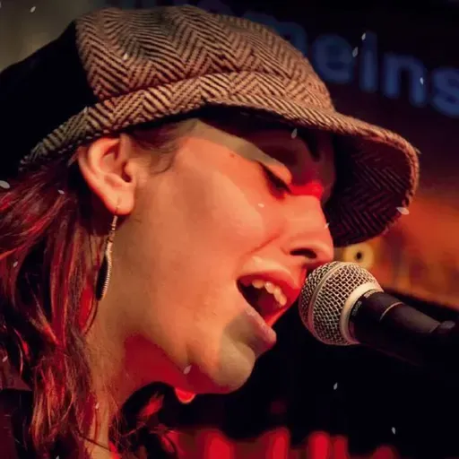 Entrevista con Maria Elia y su tango desde Argentina