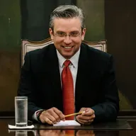 Chismeando sobre el poder con Alejandro García Padilla