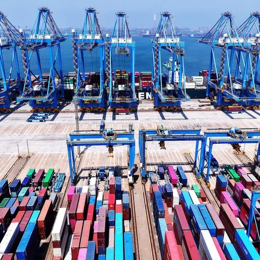 China assessing U.S. signals for possible trade talks: ministry