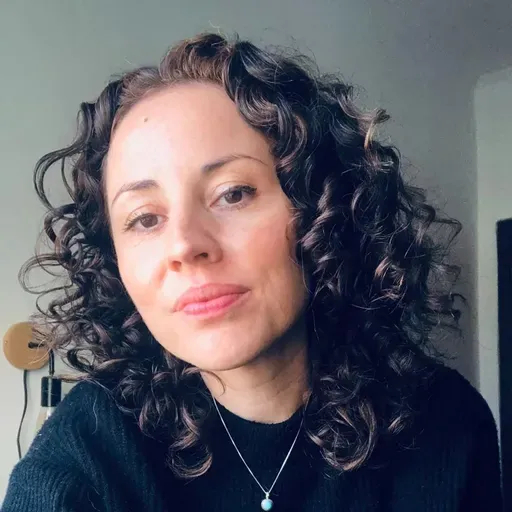 “Un objetivo del neoliberalismo es desarticular las luchas populares” Stephanie Weatherbee Brito