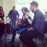 Halter nos visita en cabina de radio 1075 FM Echame la mano