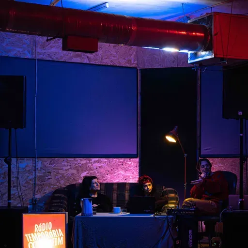 Ece Canlı e Rojin Sharafi