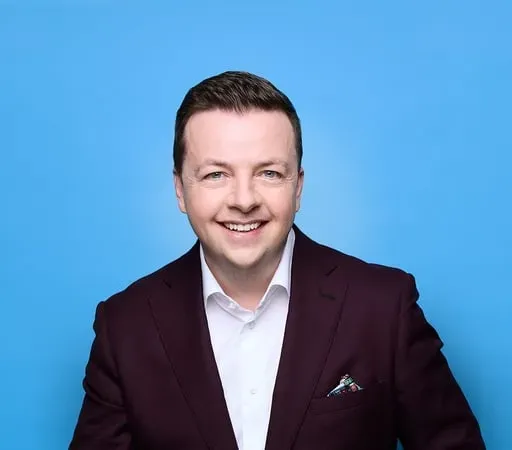 CMAT fans have become the Irish version of Swifities! - Oliver's Take