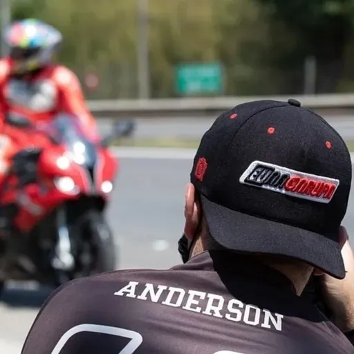 Anderson Sartório e o Eu na Garupa: O que a fotografia pode aprender com um modelo de negócio único