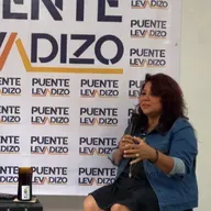 El diálogo interno guía el pincel de Jenny Vela Franco