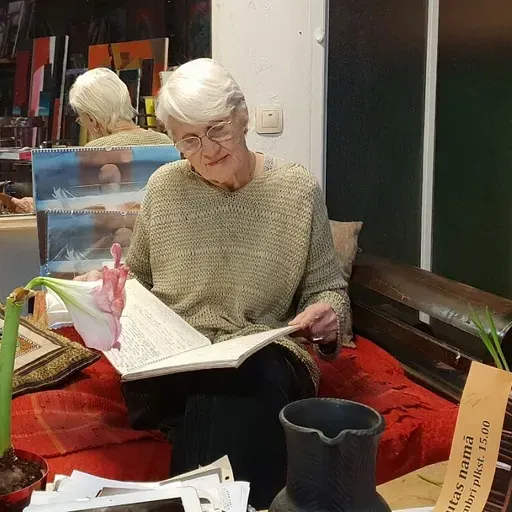 Džemmas Skulmes 100. dzimšanas dienā meklējam atbildes uz jautājumu – kas ir Džemma?