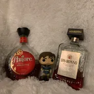 S10E196 ESP Amaretto, el famoso licor italiano.