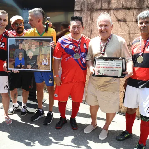 Zico, o eterno Rei do Flamengo: uma homenagem emocionante ao maior ídolo da Nação