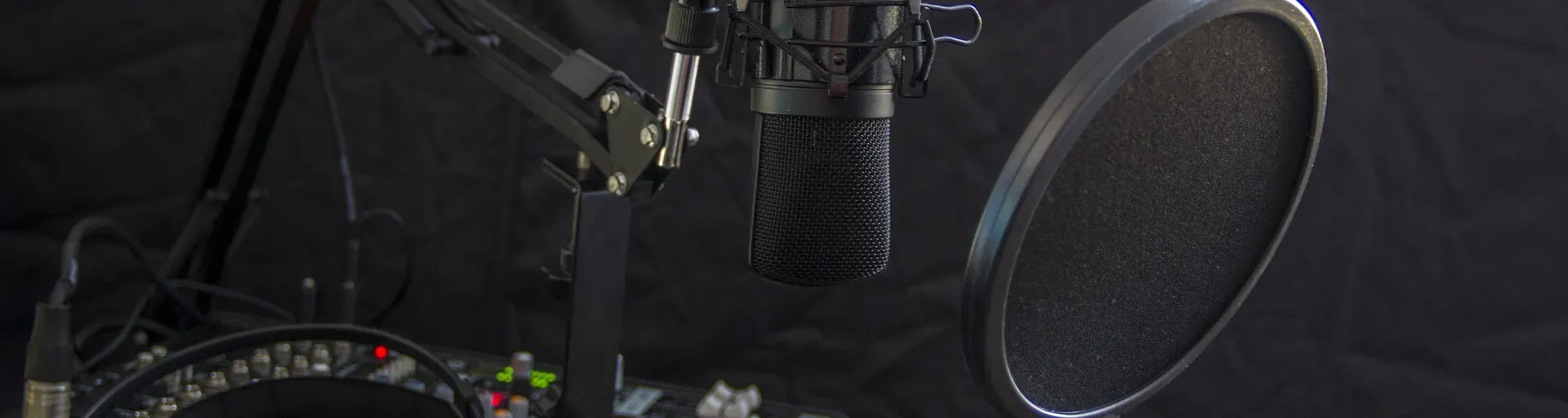 W5 RADIO