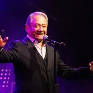 Armando Manzanero 02