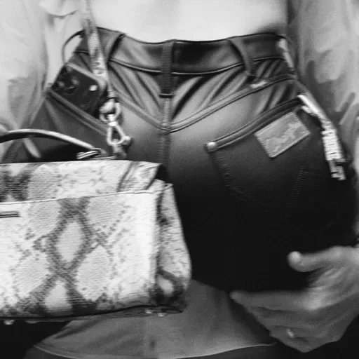 Lainey Wilson & John Mayer | Phone, Keys, Wallet