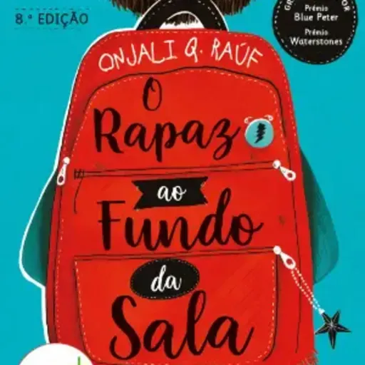 O RAPAZ AO FUNDO DA SALA