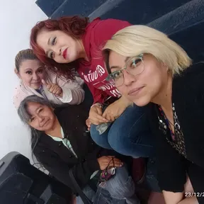 VOZ DE MUJER