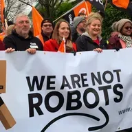 Amazon, Cocô de Elefante e o Futuro Utópico