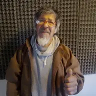 Abel Almendra y sus Décimas de un Albañil: "El libro cuenta la historia de un muchacho cualquiera"