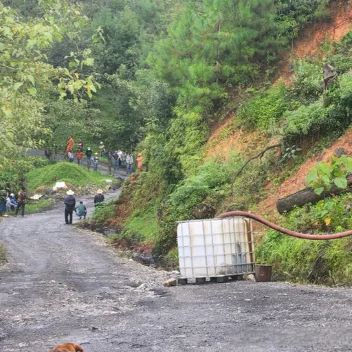 Fuga de hidrocarburo contamina varias pueblo de Huauchinango
