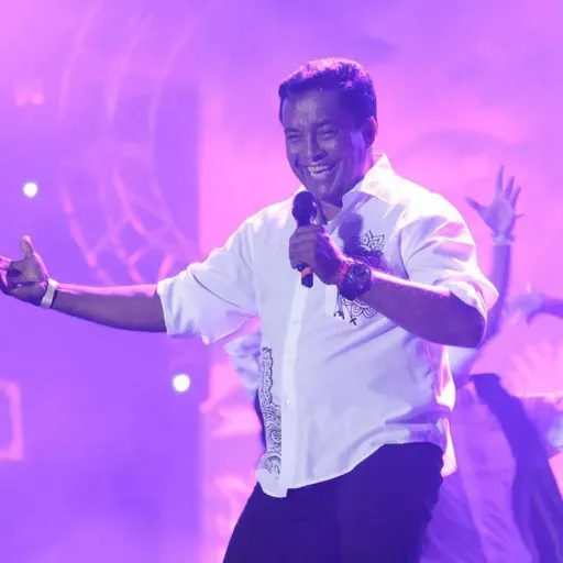 El Artista Dominicano Roberto del Castillo Habla sobre su Rol como Gran Mariscal del Desfile del Festival Dominicano de Rhode Island en Poder 102.1 FM