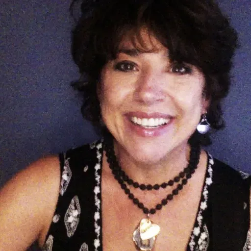 Guest International Singer Cecilia St King