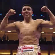 ¡MEXICANO MUNGUIA DA POSITIVO TRAS SU PELEA ANTE SURACE EN ARABIA!
