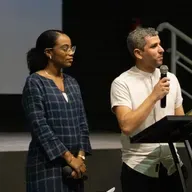 Assim a casa cai - Daniel e Isabella Costa
