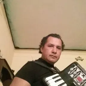 Gabo radio la música  latina e historias aja