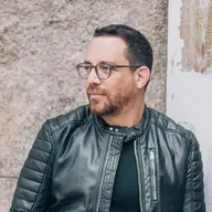 Alta Vibración 116 JUAN FERNANDO VELASCO: Un artista que retrata emociones autenticas.