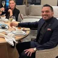 ¿Es posible exportar la calidez mexicana a la rigurosa hotelería de lujo en Asia? Desde China Vino, Viajes y otros placeres. Entrevista Alfonso Orona Con Deby, Alexis y Melanie Beard