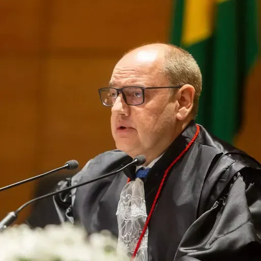 Governador em exercício do Rio intensifica 'faxina' e exonera mais de 550 servidores