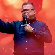 Igreja em Chamas: Batismo de Fogo