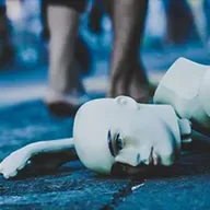 Nuevos Pero Rotos - Entrevista a RZN8STR