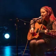 Éabha Breathnach, Cumadóir as an Sruthán ar an gCeathrú Rua