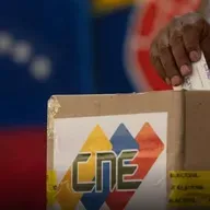 Venezuelanos vão às urnas para as eleições legislativas e regionais neste domingo (25)