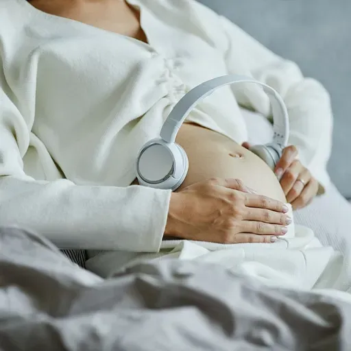 Latvijā pieaug grūtnieču skaits ar lieko svaru