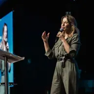Arranque o mal pela raiz! - Bispa Viviane Matos